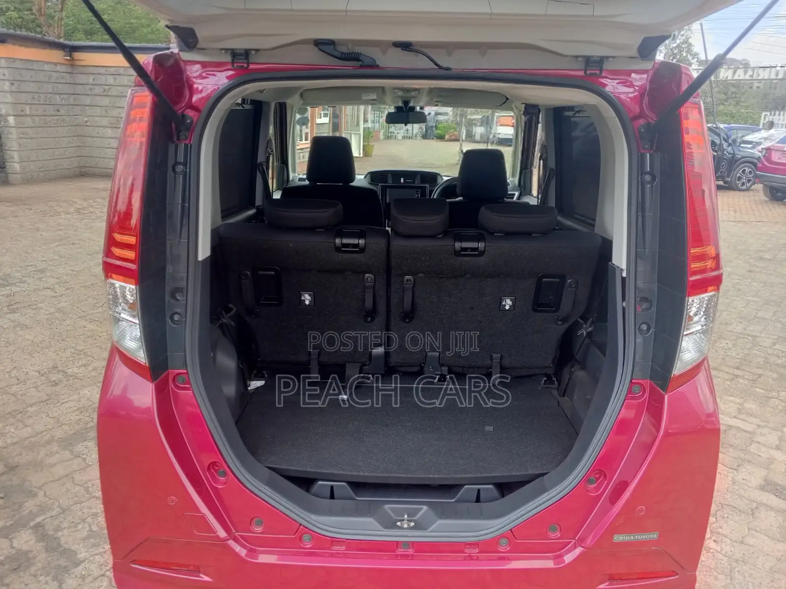 Toyota Roomy 2018 Red