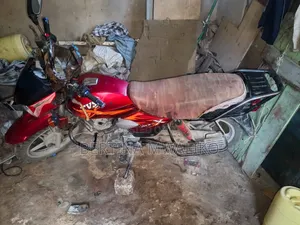 TVS HLX Plus ES 2022 Red