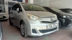 Toyota Ractis 2015 Silver