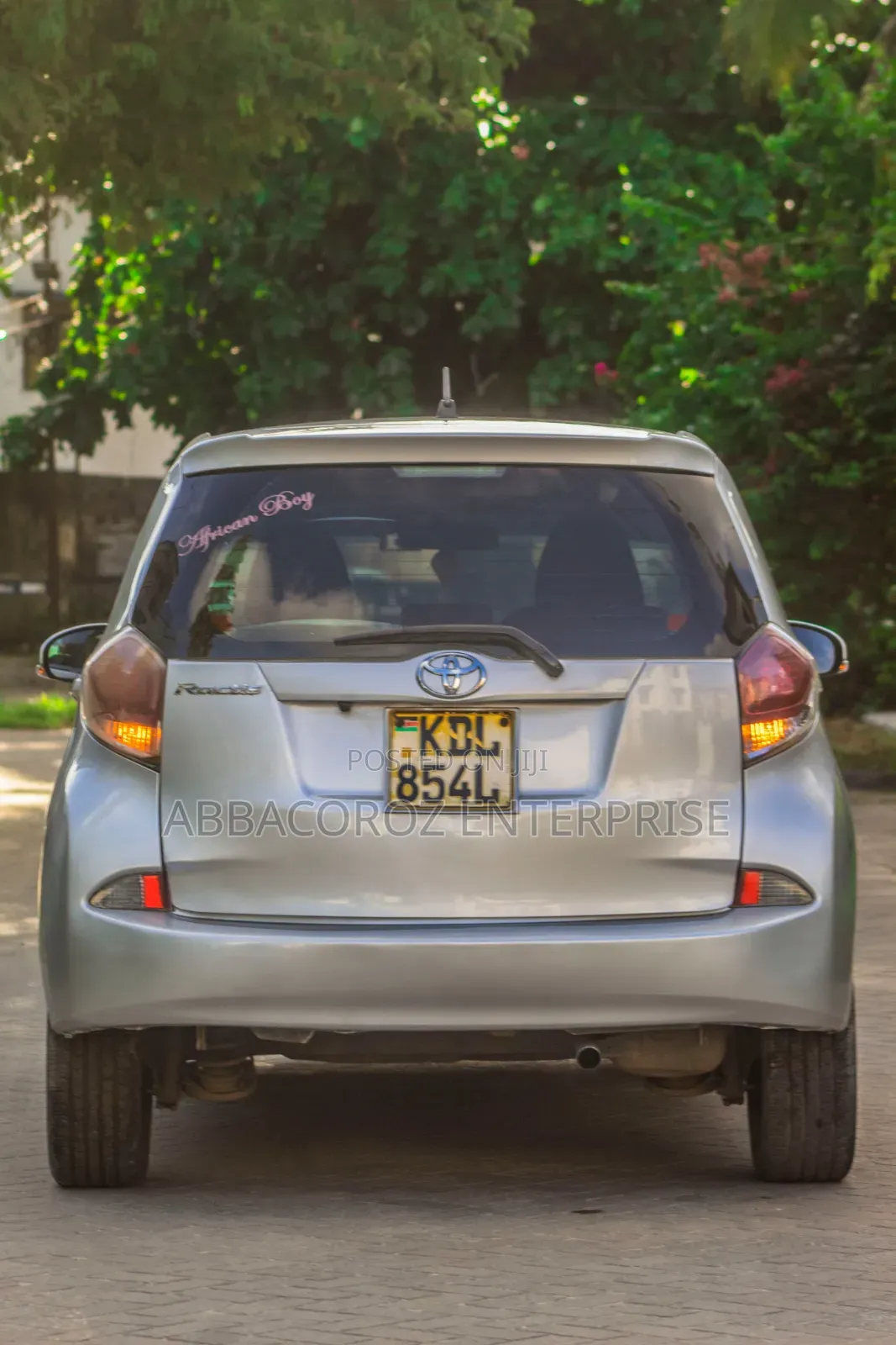 Toyota Ractis 2015 Silver