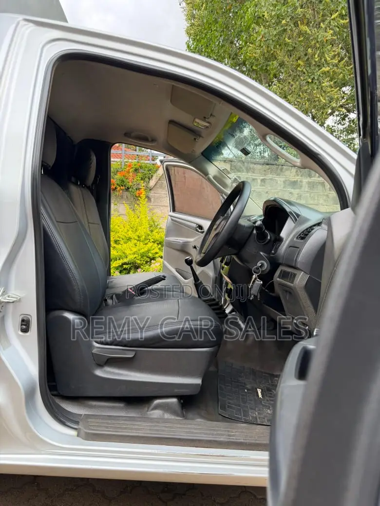 Isuzu D-MAX 2020 Silver