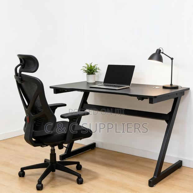 Modern Gaming Desk. - thumbnail 4
