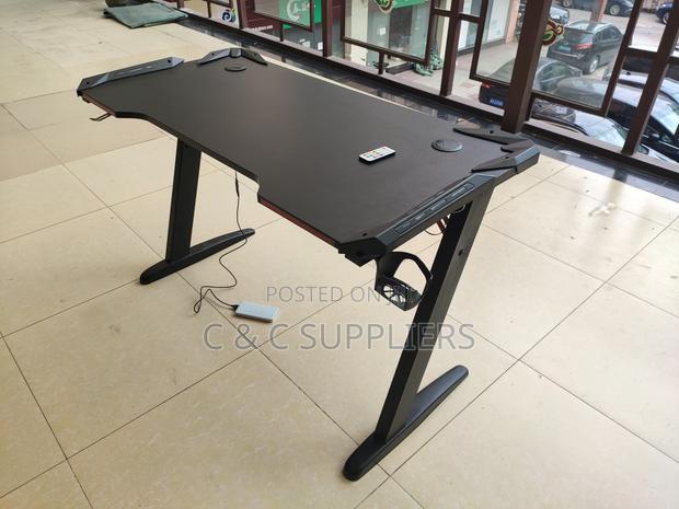 Modern Gaming Desk. - thumbnail 5