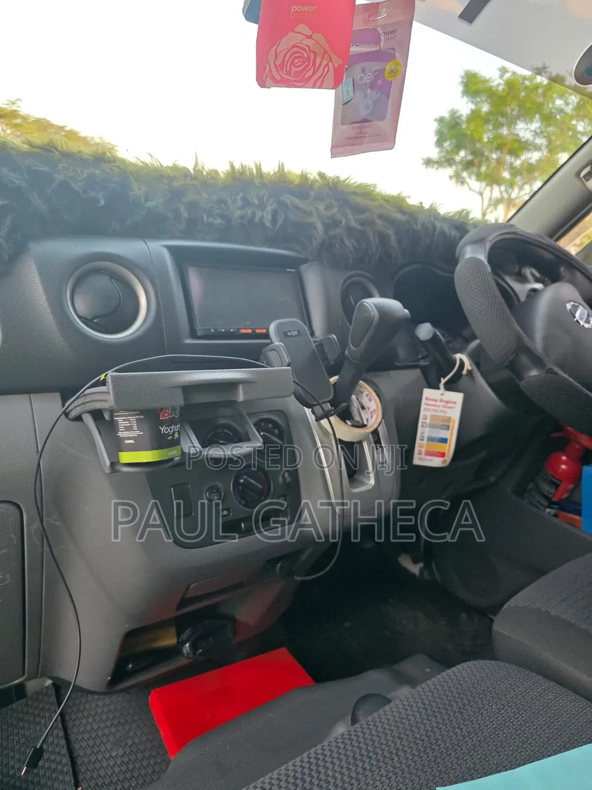 Nissan Caravan (Urvan) 2016 White