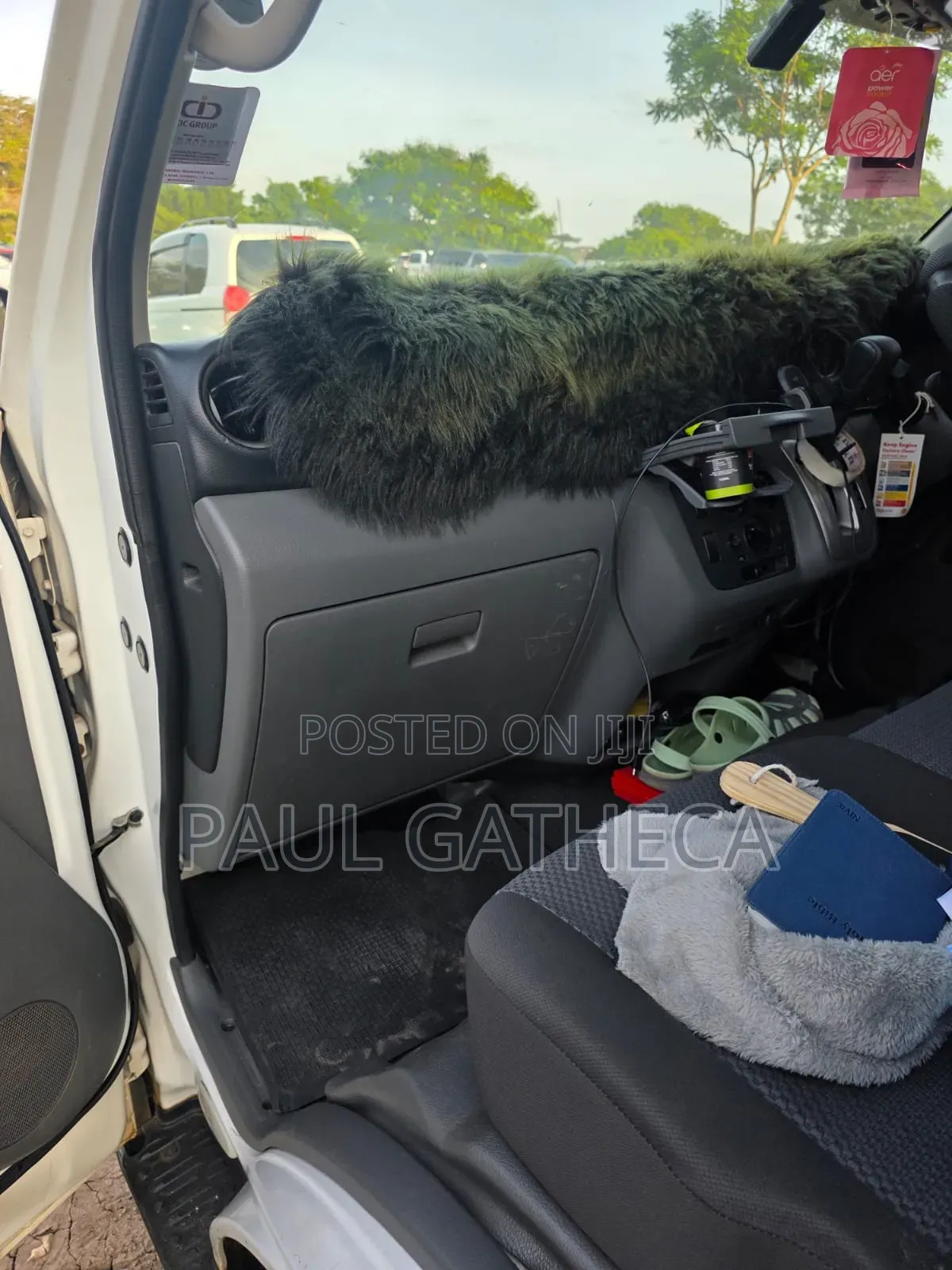 Nissan Caravan (Urvan) 2016 White