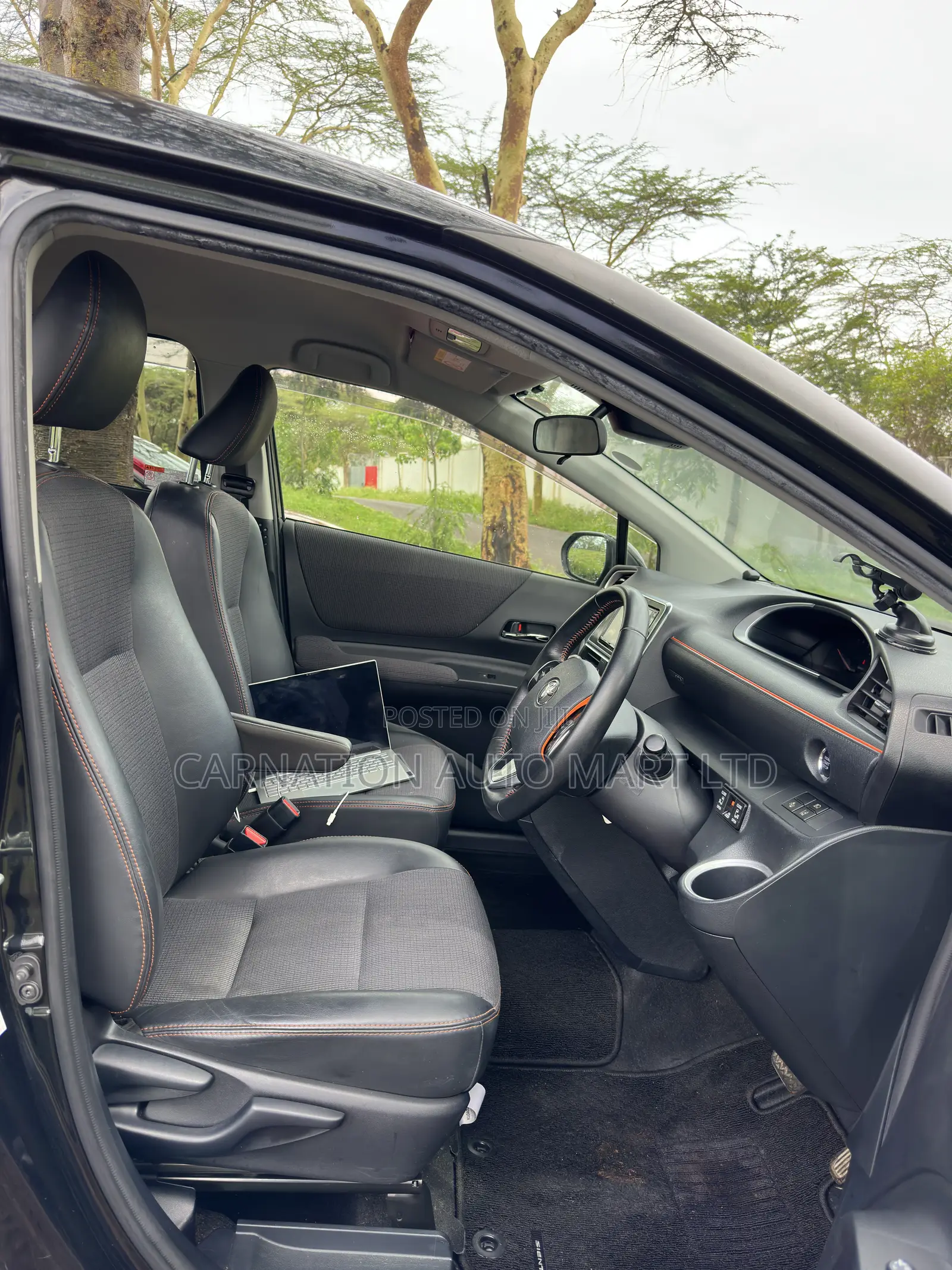 Toyota Sienta 2018 Black