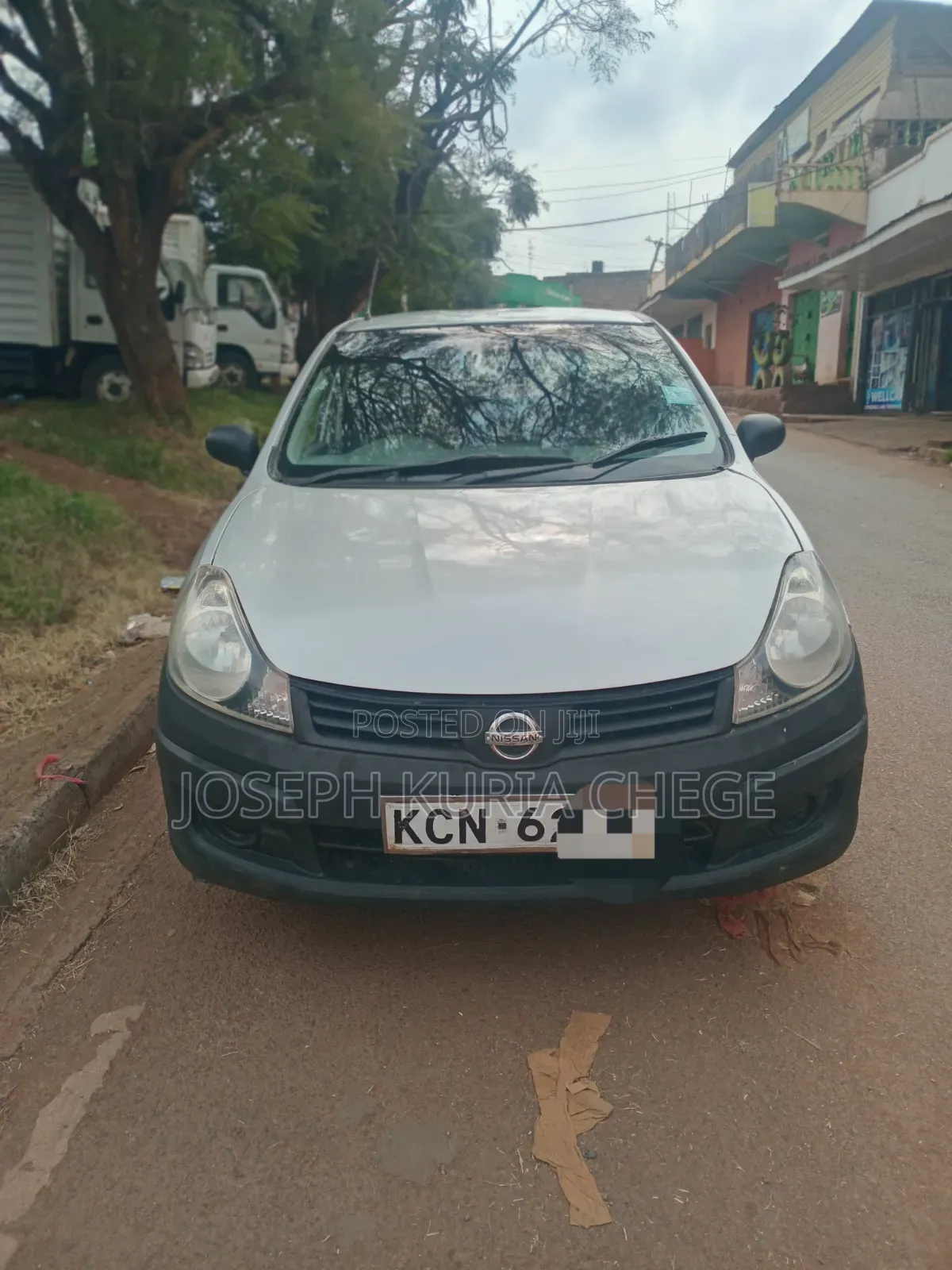 Nissan Advan 2010 Silver