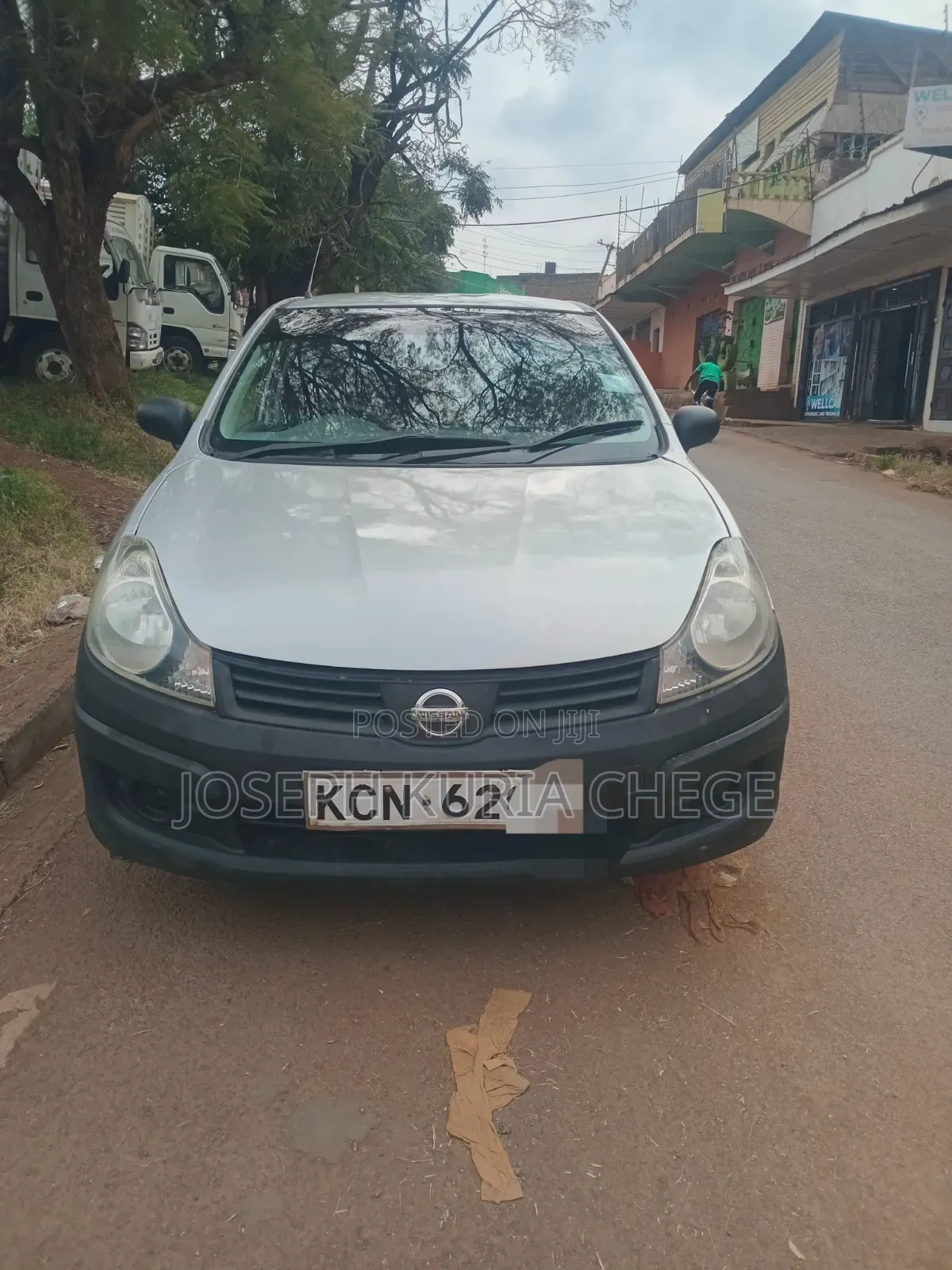 Nissan Advan 2010 Silver