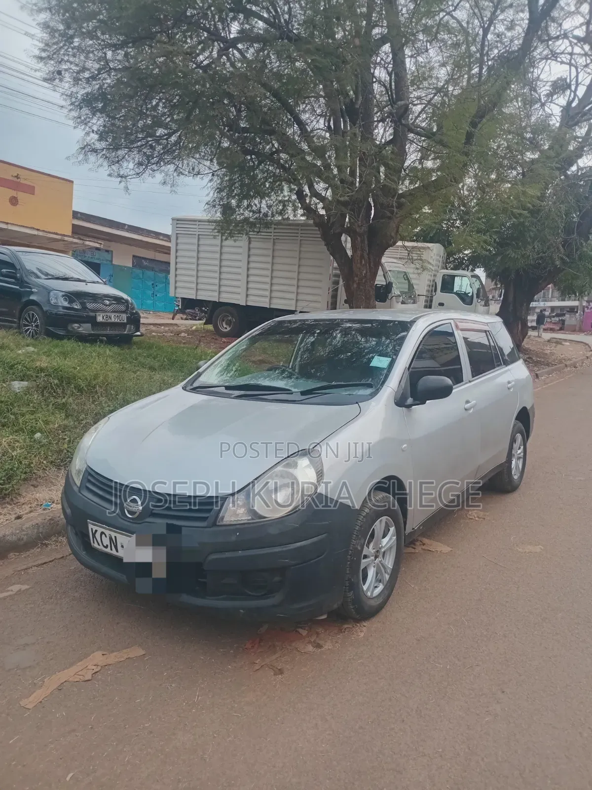 Nissan Advan 2010 Silver