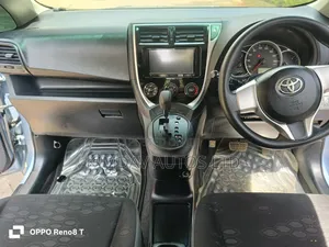 Toyota Ractis 2014 Blue