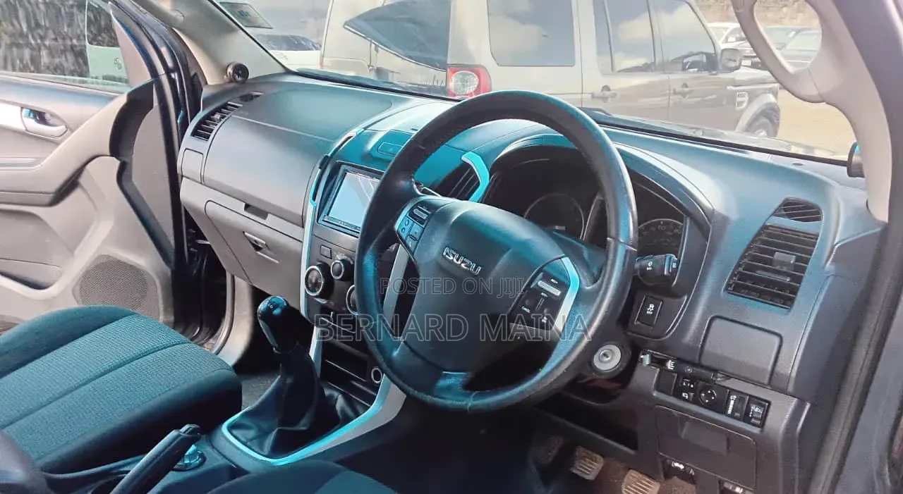Isuzu NQR 2013 Blue