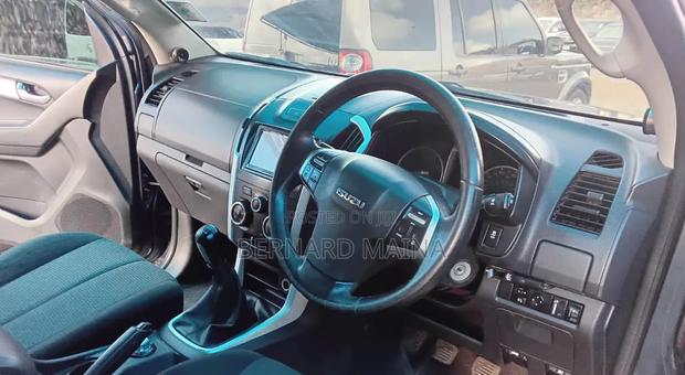 Isuzu NQR 2013 Blue - thumbnail 3