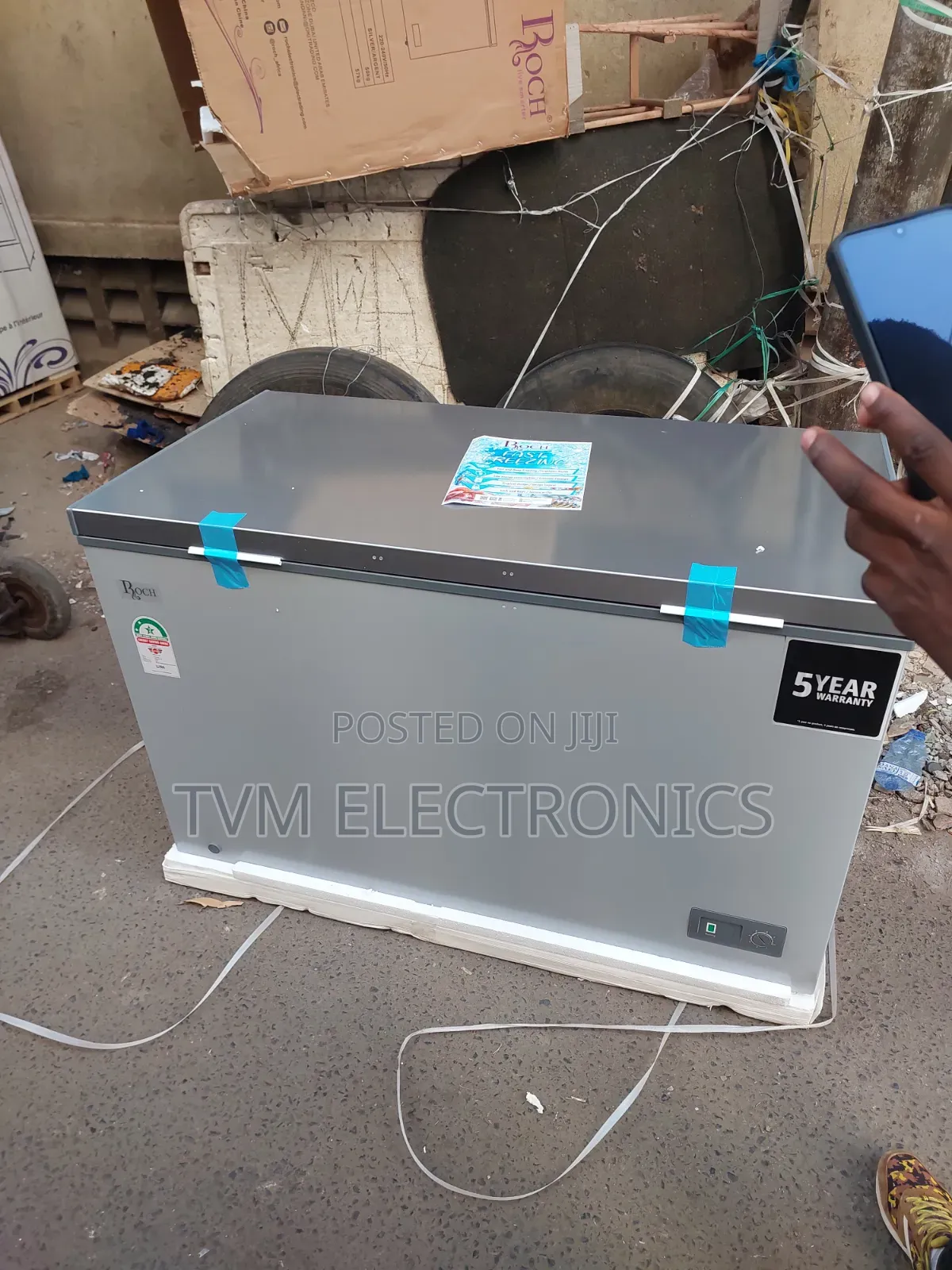 Roch Chest Freezer 380