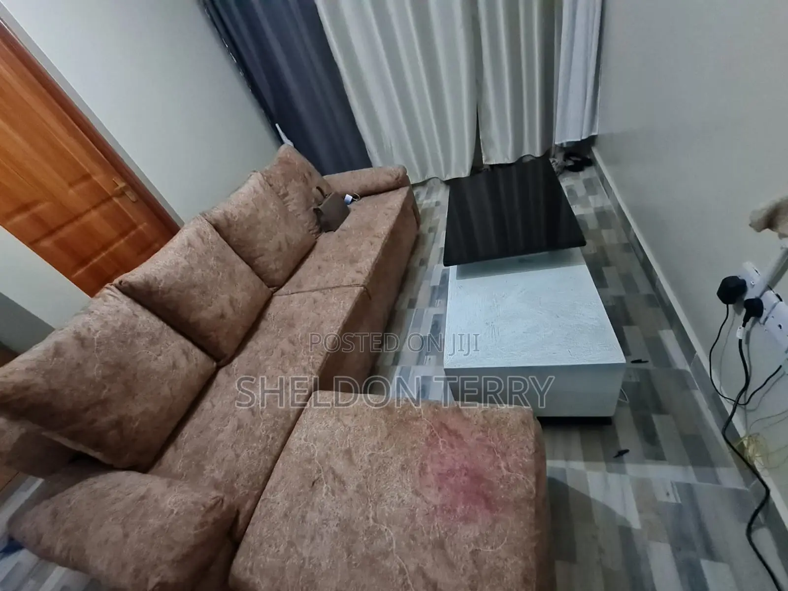 4 Seater Sofa With an Ottoman