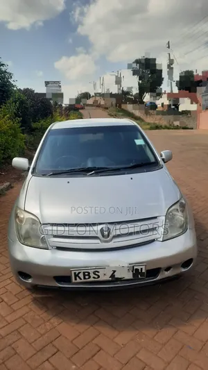 Nissan March 2016 Silver
