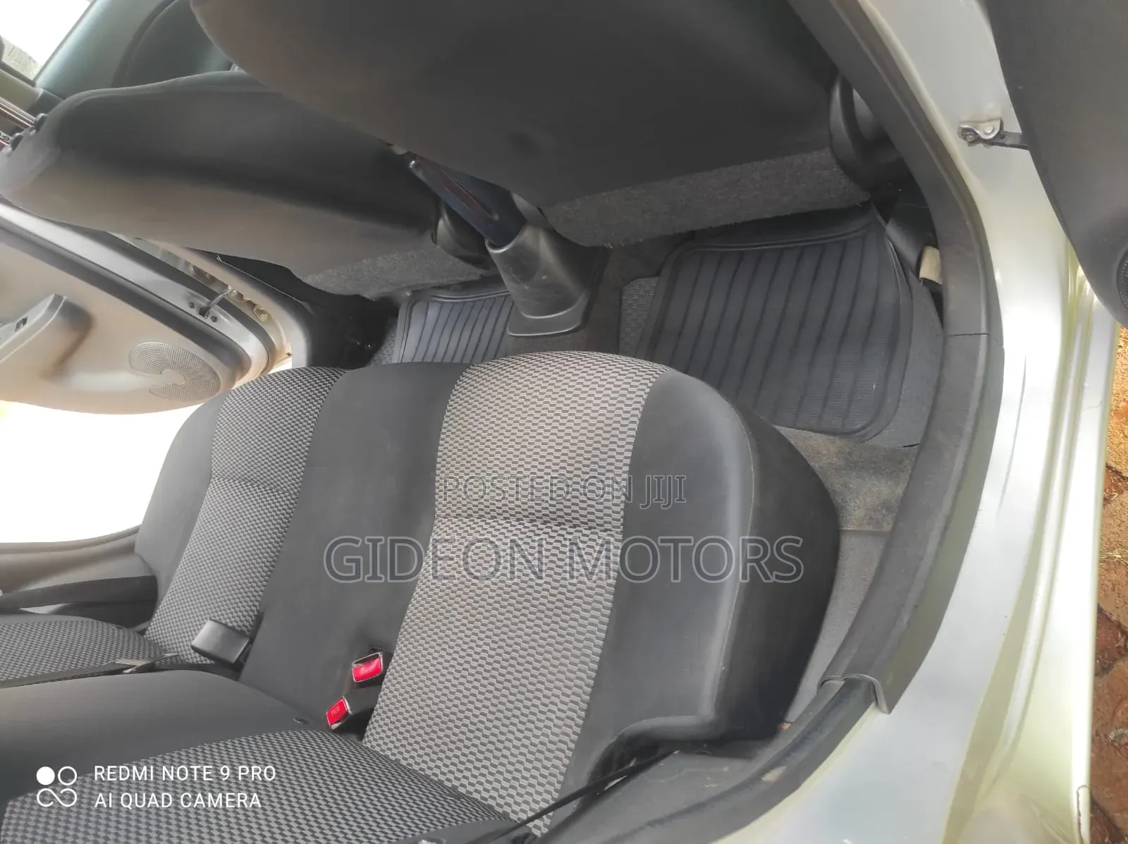 Nissan March 2016 Silver