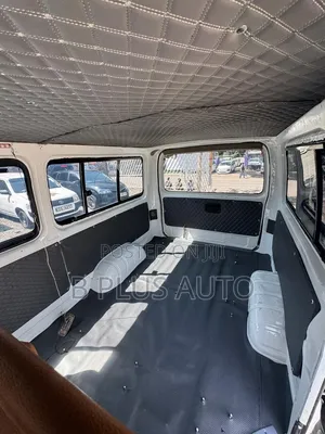 Toyota HiAce 2012 White