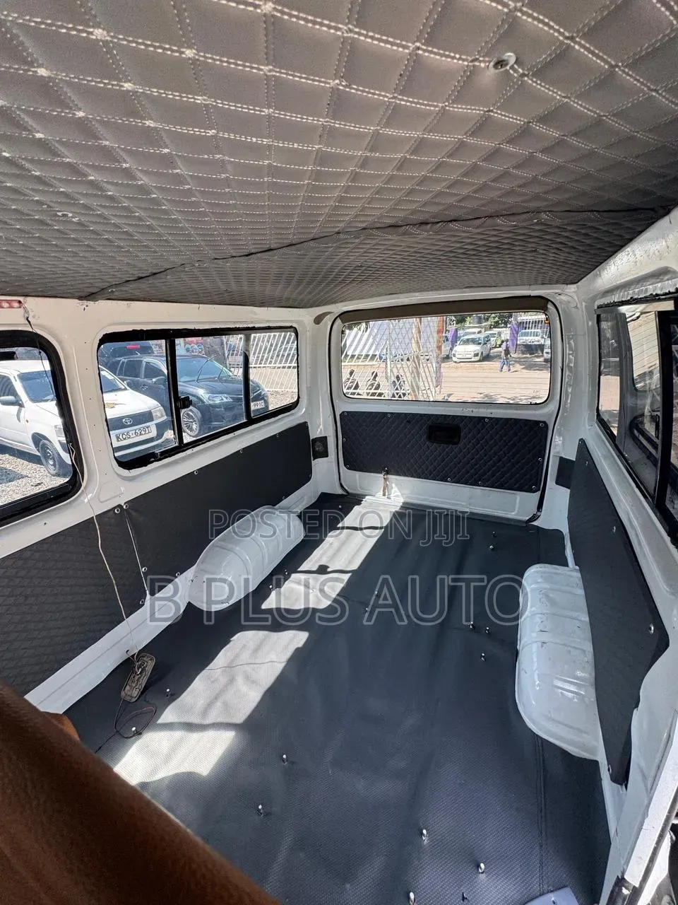 Toyota HiAce 2012 White