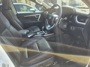 Toyota Fortuner 2019 White