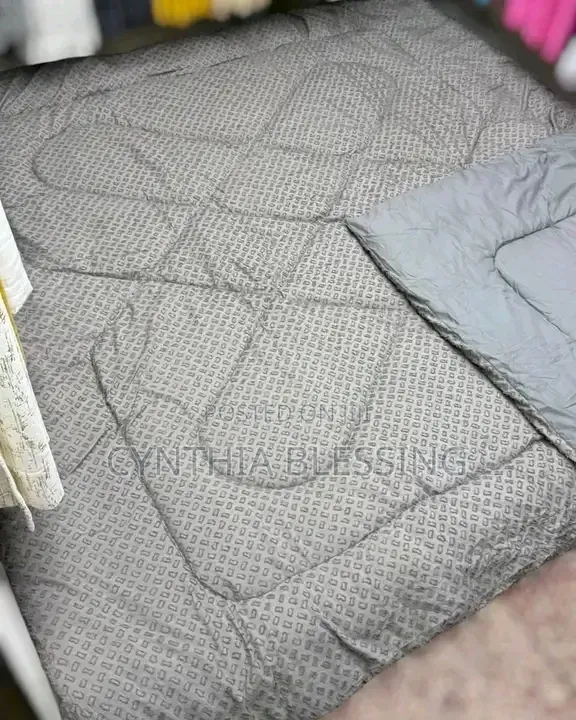 Luxury Tufted Wave Design Duvet Set