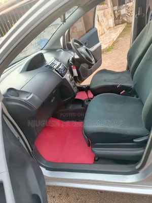 Toyota Vitz 2007 Silver