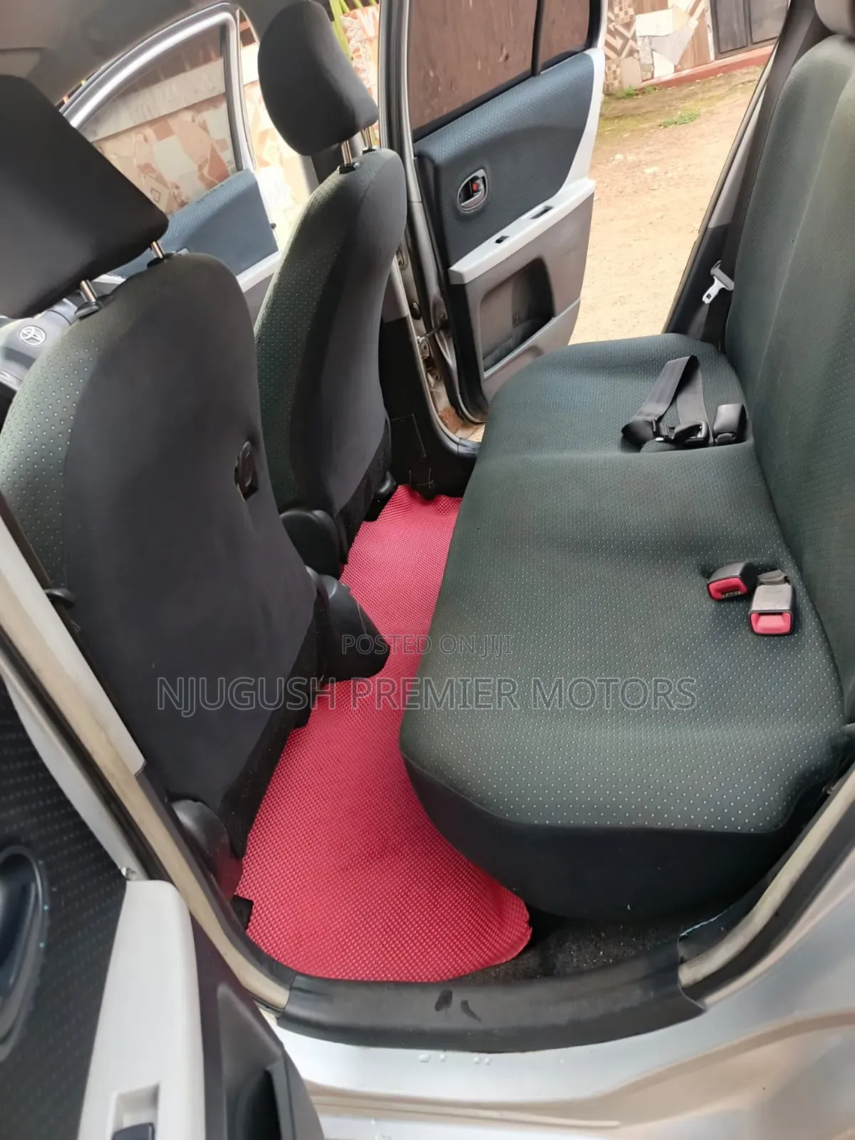 Toyota Vitz 2007 Silver