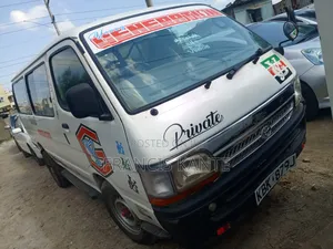 Toyota HiAce 2002 White