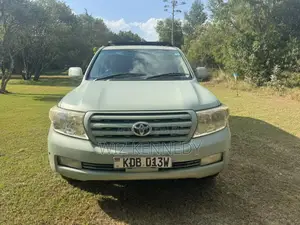 Toyota Land Cruiser 4.6 V8 ZX 2011 Green