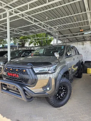 Toyota Hilux 2021 Brown