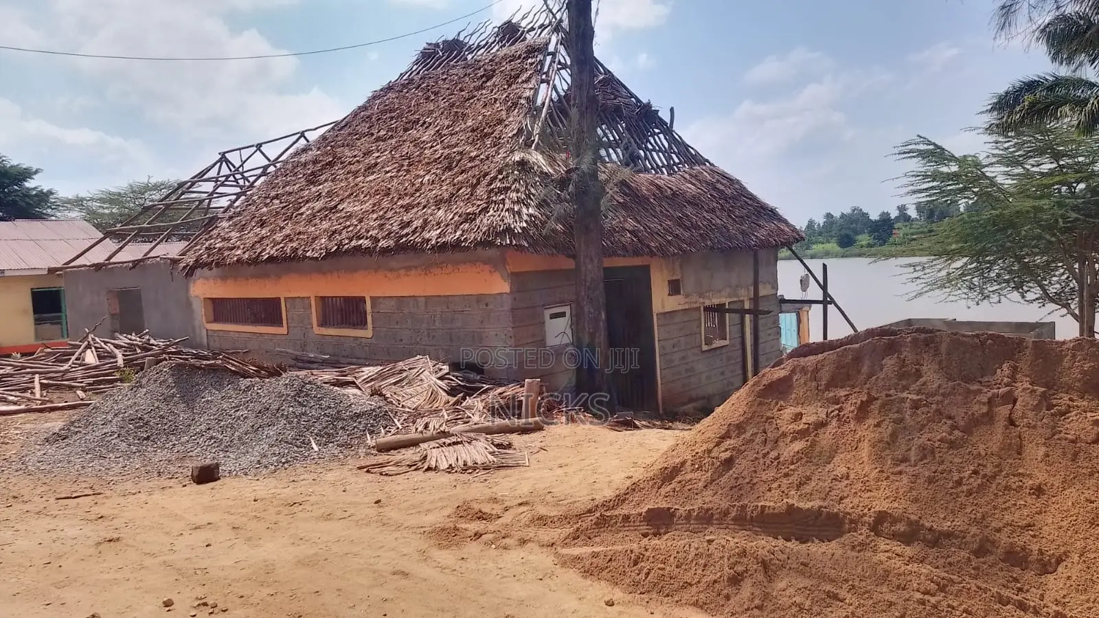 Makuti Inn