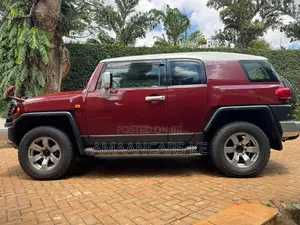 Toyota FJ Cruiser 2012 Red