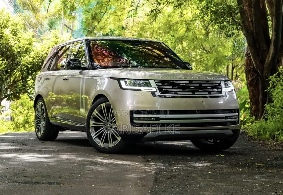 Land Rover Range Rover Vogue 2023 Gold