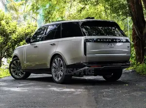 Land Rover Range Rover Vogue 2023 Gold