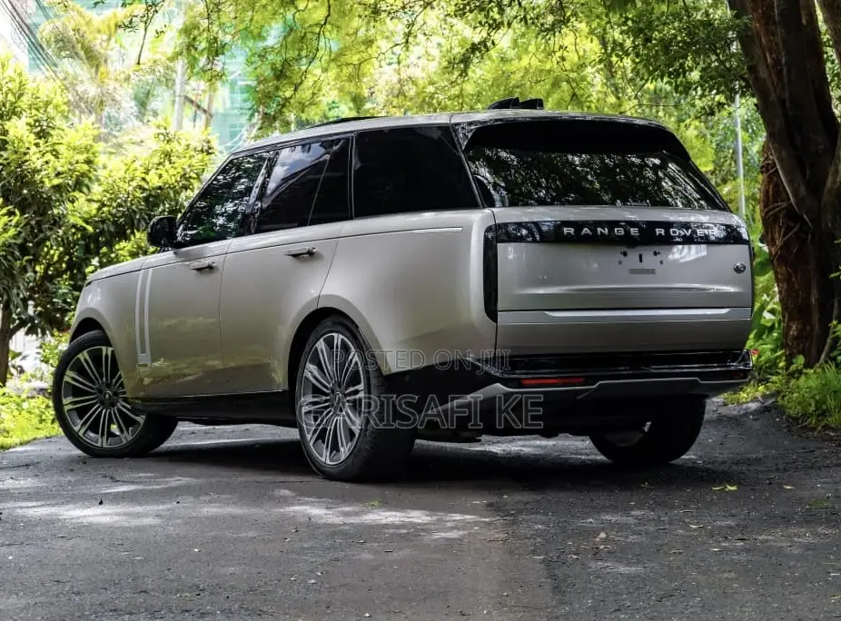 Land Rover Range Rover Vogue 2023 Gold
