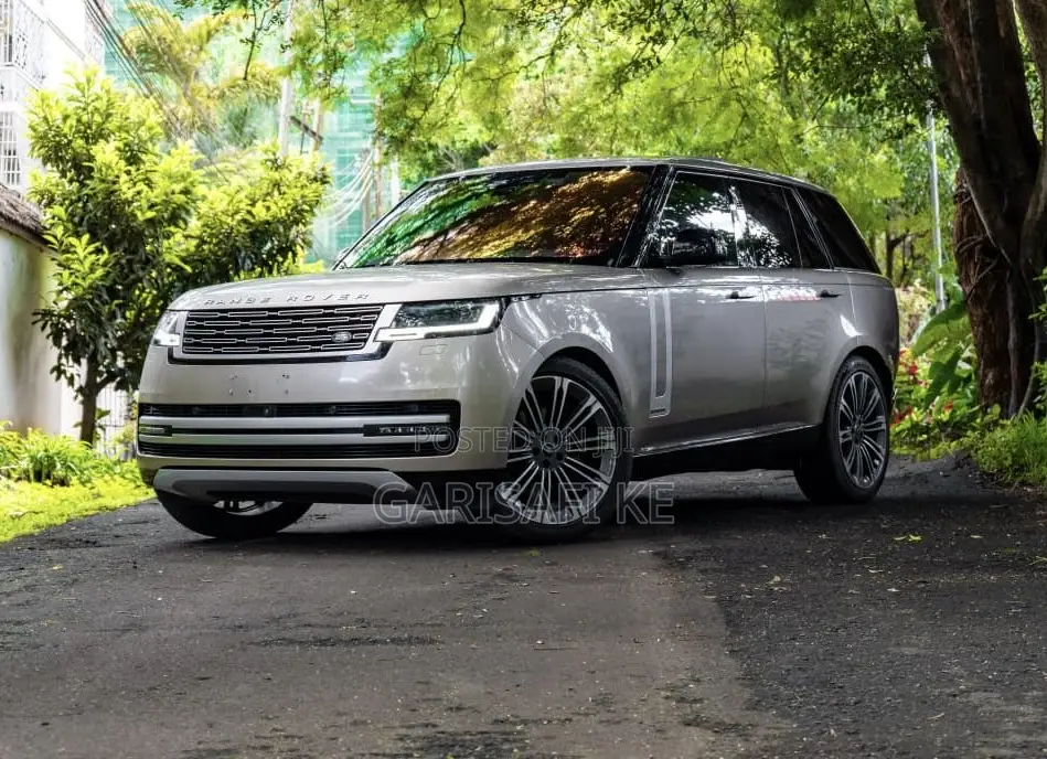 Land Rover Range Rover Vogue 2023 Gold