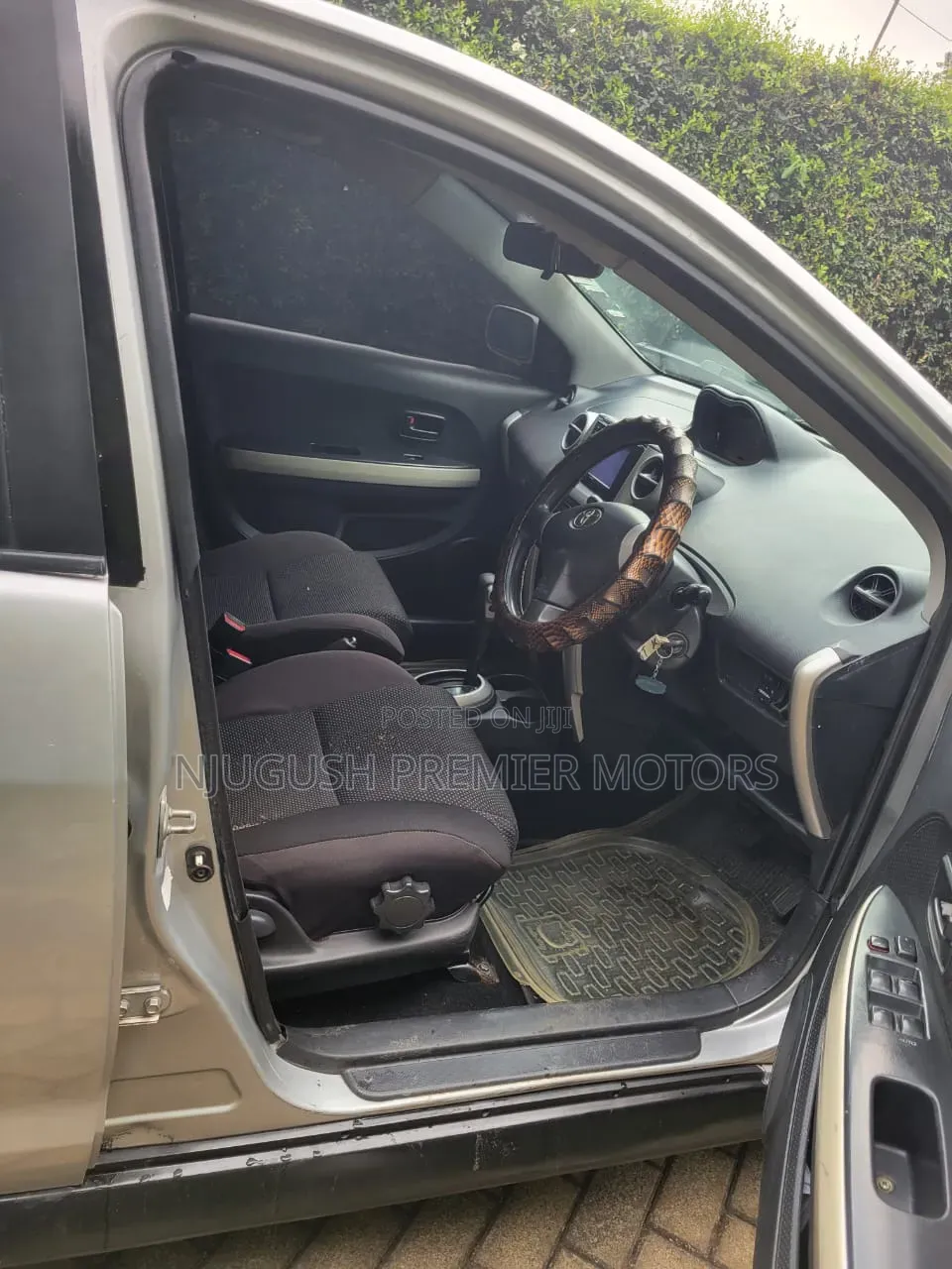 Toyota IST 2003 Silver