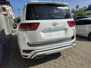 Toyota Land Cruiser 2023