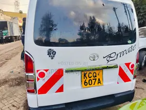 Toyota HiAce 2012 White