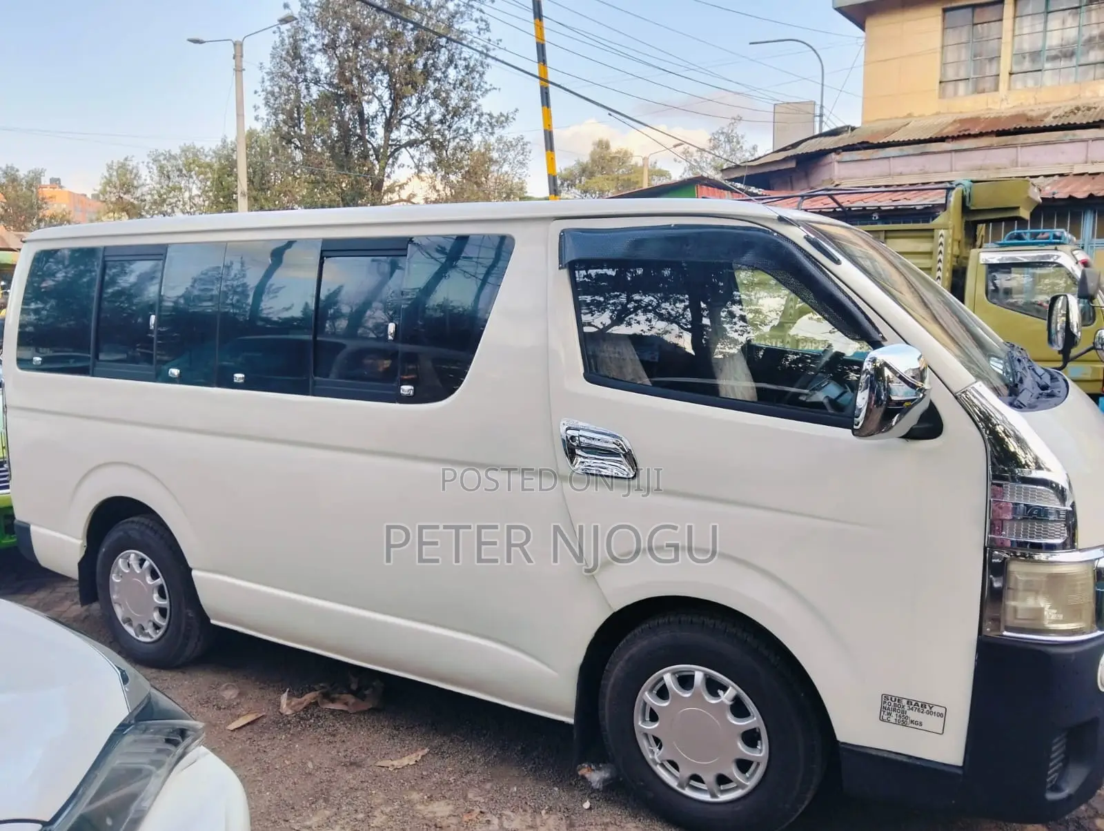 Toyota HiAce 2012 White