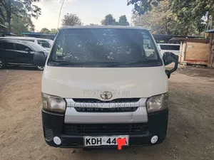 Toyota HiAce 2014 White