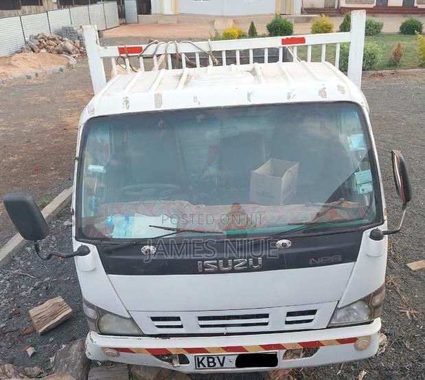 Isuzu NPR Truck