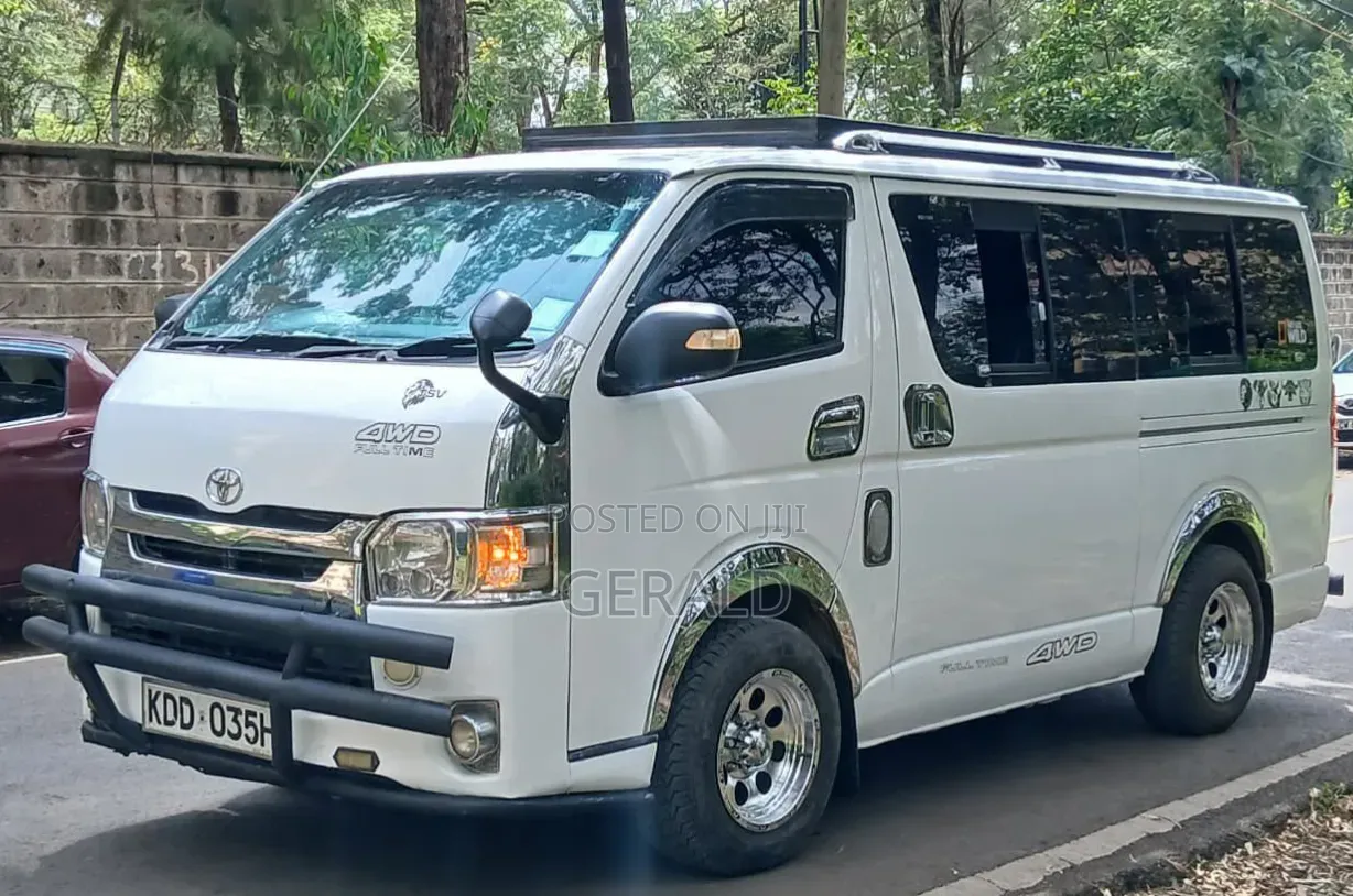Toyota HiAce 2014 White