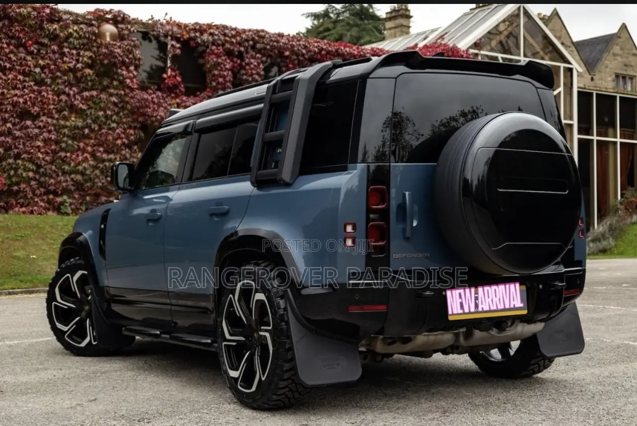 Land Rover Defender X-Dynamic SE 2023