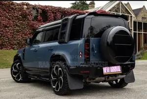 Land Rover Defender X-Dynamic SE 2023
