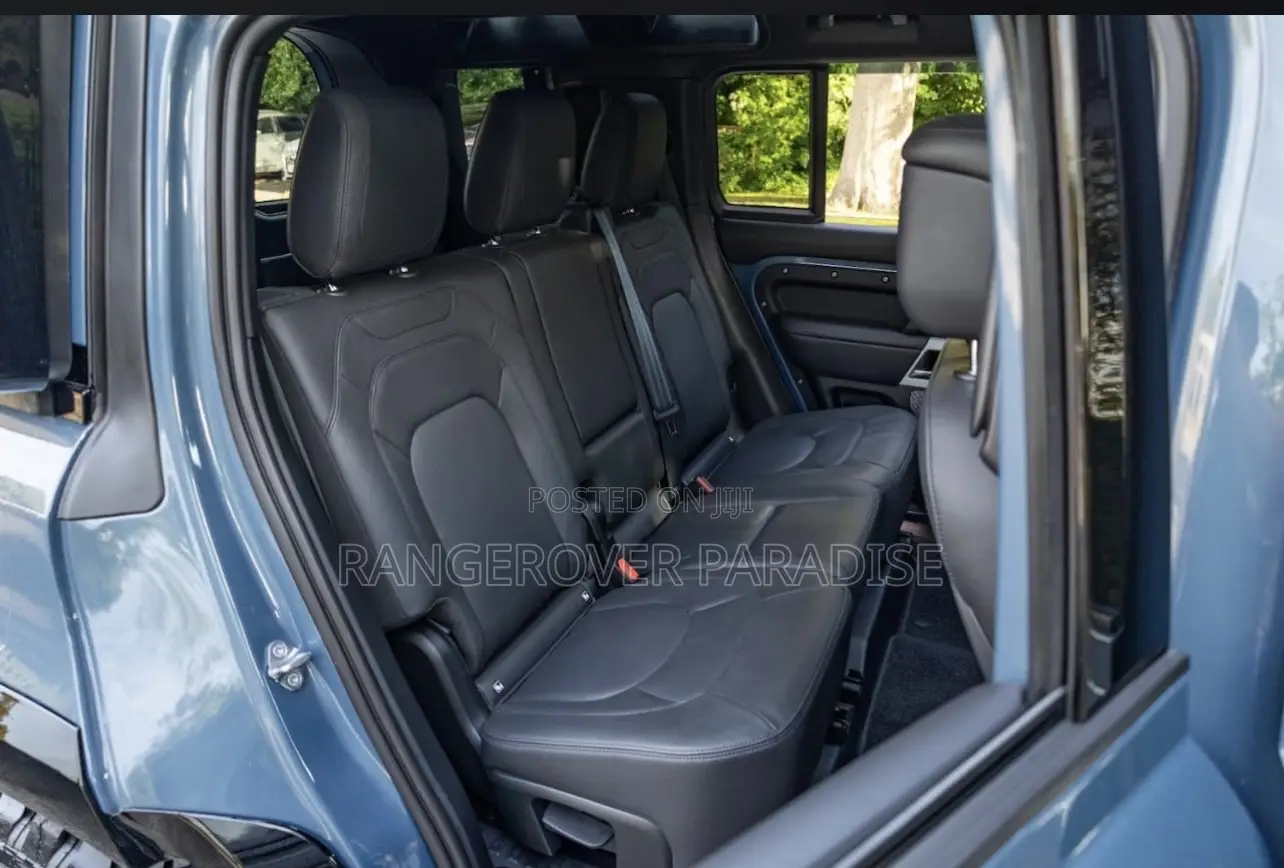 Land Rover Defender X-Dynamic SE 2023