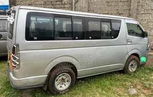 Toyota HiAce 2009 Silver