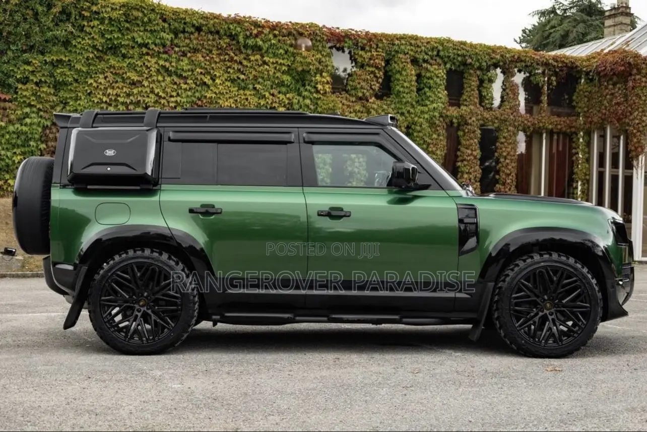 Land Rover Defender X-Dynamic SE 2023 Green