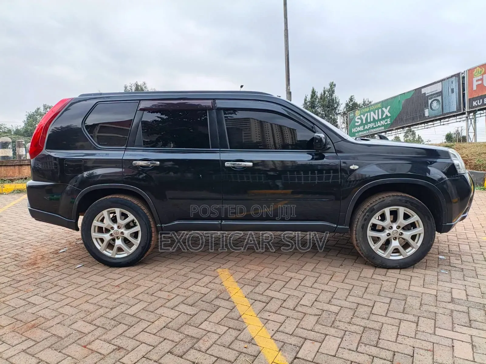 Nissan X-Trail 2012 Black