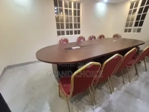 Oval Shape Meeting Table