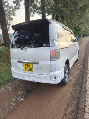Toyota Voxy 2007 Pearl